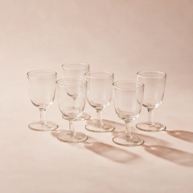 A drinking glasses set of 6